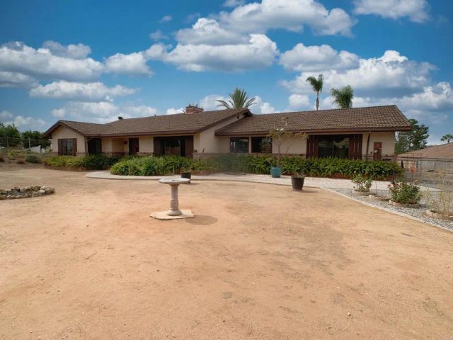 308 La Cresta Heights Rd, El Cajon, CA 92021