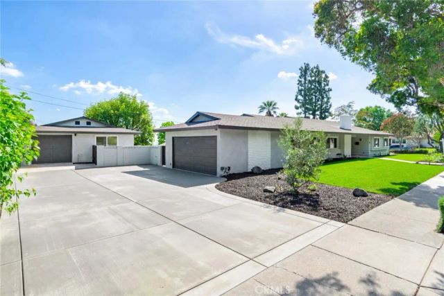 856 E Palm, Glendora, CA 91741
