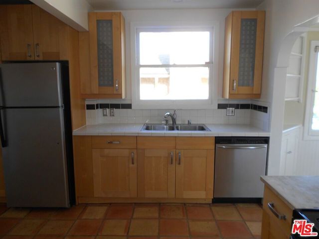 9139 W 25TH Street, Los Angeles, CA 90034
