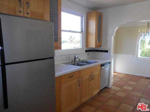 9139 W 25TH Street, Los Angeles, CA 90034