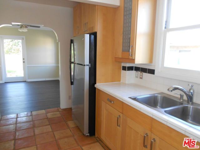 9139 W 25TH Street, Los Angeles, CA 90034