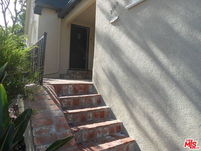 9139 W 25TH Street, Los Angeles, CA 90034