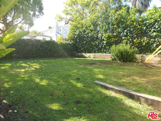 9139 W 25TH Street, Los Angeles, CA 90034