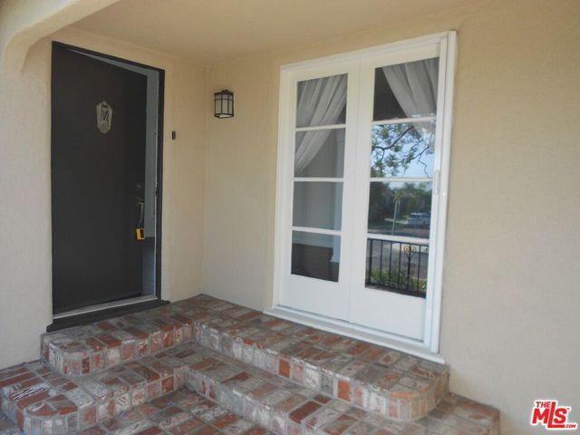 9139 W 25TH Street, Los Angeles, CA 90034