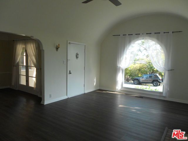 9139 W 25TH Street, Los Angeles, CA 90034