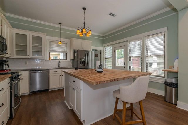 240 S Merchant Street, Sour Lake, TX 77659