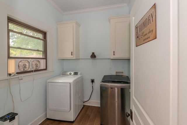 240 S Merchant Street, Sour Lake, TX 77659