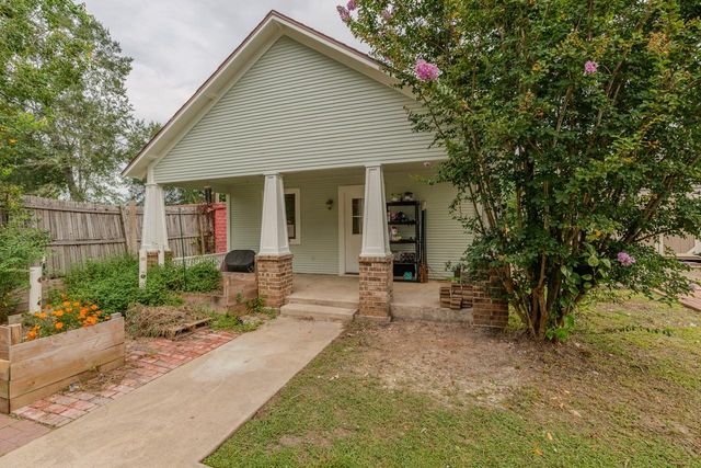 240 S Merchant Street, Sour Lake, TX 77659