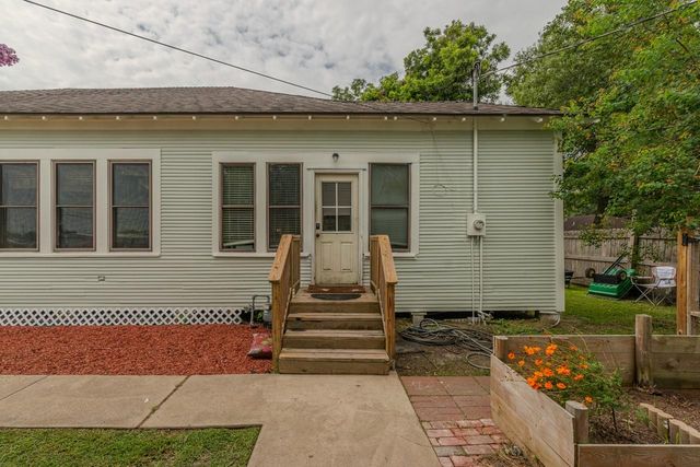 240 S Merchant Street, Sour Lake, TX 77659