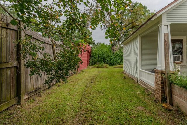 240 S Merchant Street, Sour Lake, TX 77659