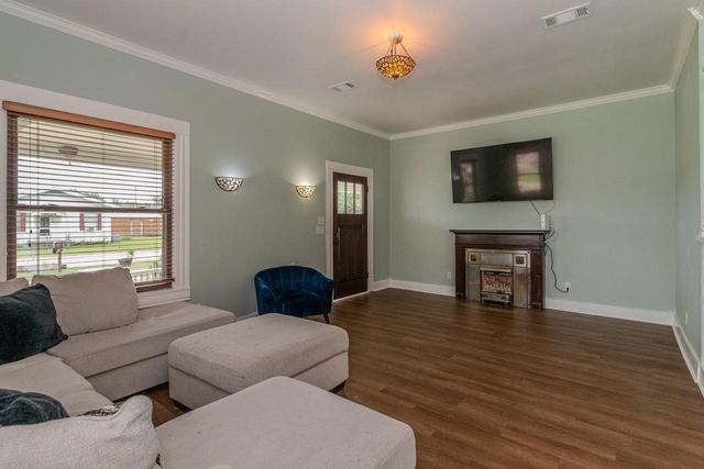 240 S Merchant Street, Sour Lake, TX 77659