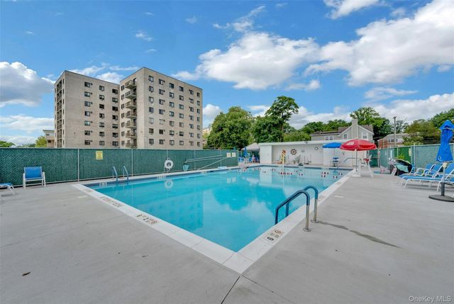 640 Pelham Road 1D, New Rochelle, NY 10805