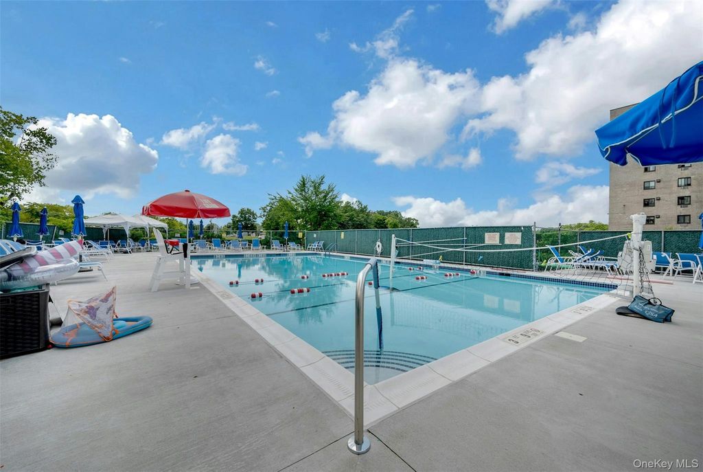 640 Pelham Road 1D, New Rochelle, NY 10805 — photo 2