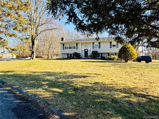 110 Wayacross Road, Mahopac, NY 10541