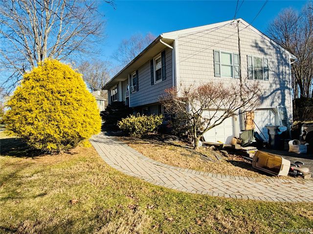110 Wayacross Road, Mahopac, NY 10541