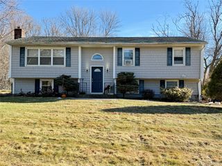 110 Wayacross Road, Mahopac, NY 10541