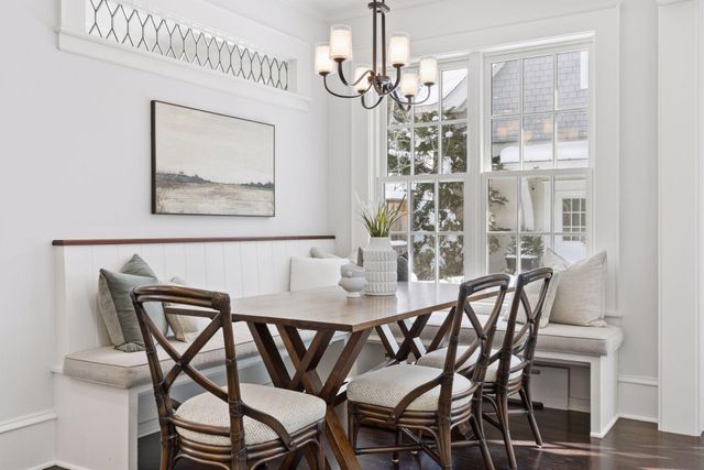 2735 E Lake Of The Isles Parkway, Minneapolis, MN 55408