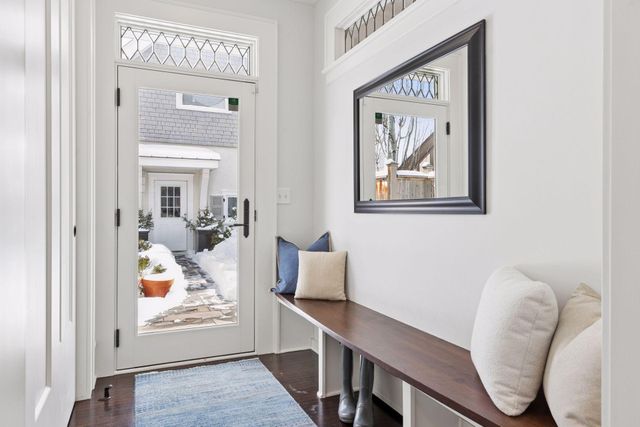 2735 E Lake Of The Isles Parkway, Minneapolis, MN 55408