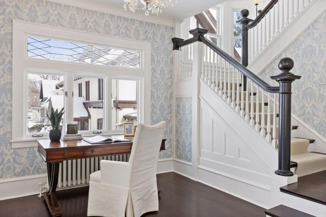 2735 E Lake Of The Isles Parkway, Minneapolis, MN 55408