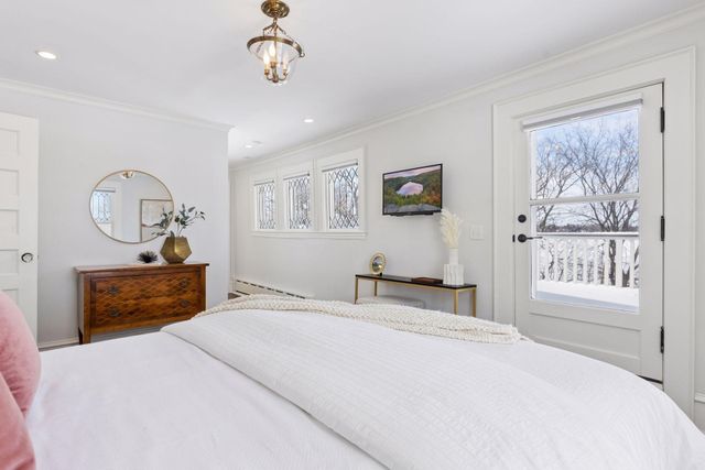 2735 E Lake Of The Isles Parkway, Minneapolis, MN 55408