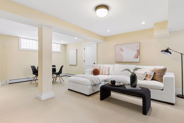 2735 E Lake Of The Isles Parkway, Minneapolis, MN 55408