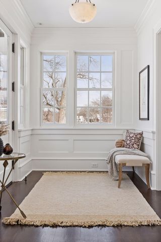 2735 E Lake Of The Isles Parkway, Minneapolis, MN 55408