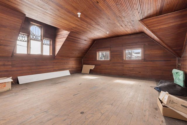 2735 E Lake Of The Isles Parkway, Minneapolis, MN 55408