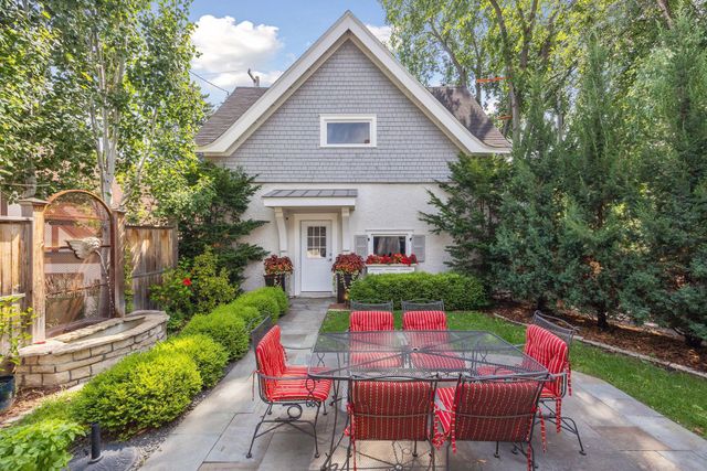 2735 E Lake Of The Isles Parkway, Minneapolis, MN 55408