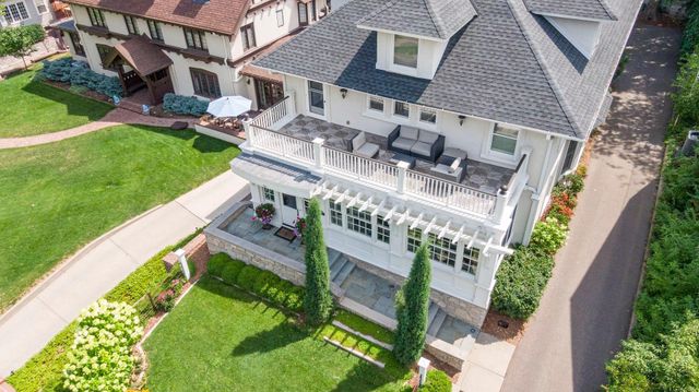 2735 E Lake Of The Isles Parkway, Minneapolis, MN 55408