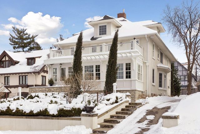 2735 E Lake Of The Isles Parkway, Minneapolis, MN 55408