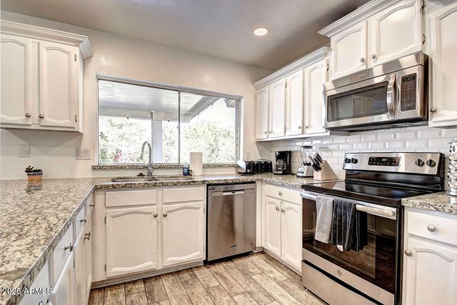 4524 E KELTON Lane, Phoenix, AZ 85032