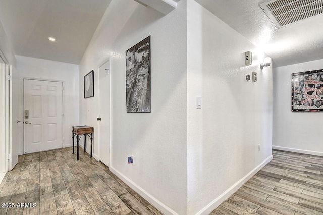 4524 E KELTON Lane, Phoenix, AZ 85032