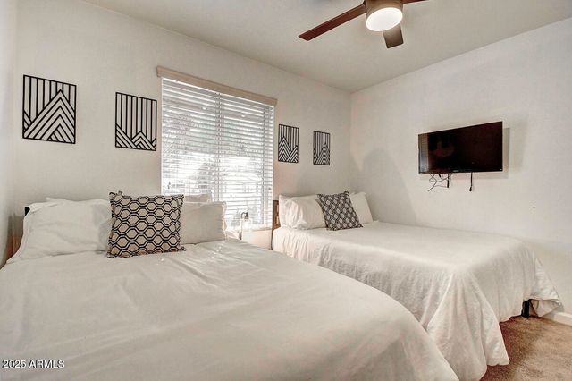 4524 E KELTON Lane, Phoenix, AZ 85032