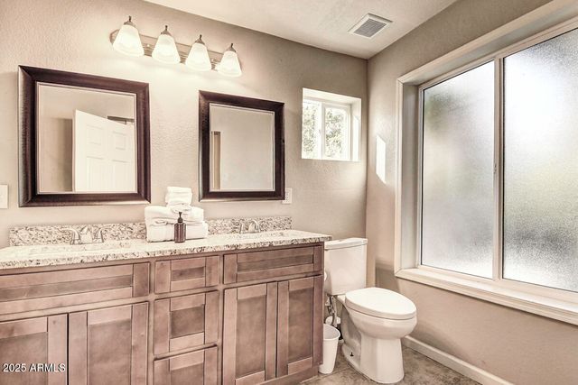 4524 E KELTON Lane, Phoenix, AZ 85032