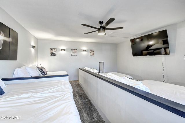 4524 E KELTON Lane, Phoenix, AZ 85032