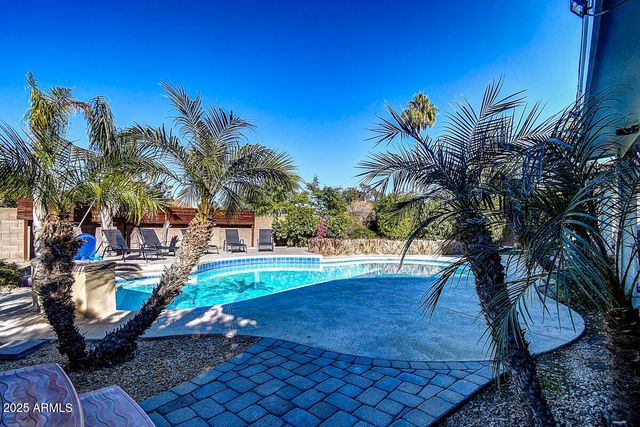 4524 E KELTON Lane, Phoenix, AZ 85032