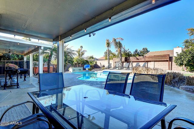 4524 E KELTON Lane, Phoenix, AZ 85032