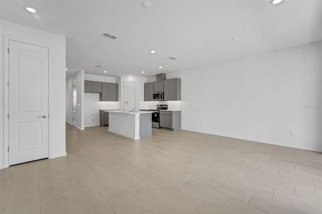 31825 KESTREL CALLING DRIVE, San Antonio, FL 33576