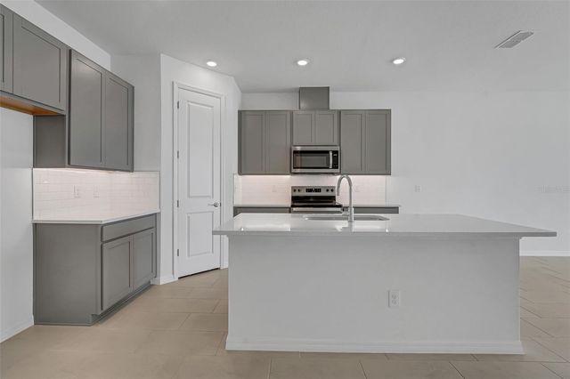31825 KESTREL CALLING DRIVE, San Antonio, FL 33576
