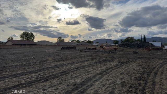 669 N Lyon, San Jacinto, CA 92582