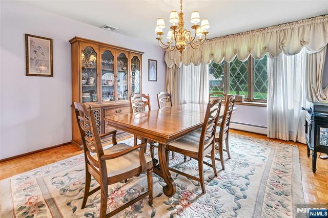 7 Glendale Lane, Fairfield, NJ 07004