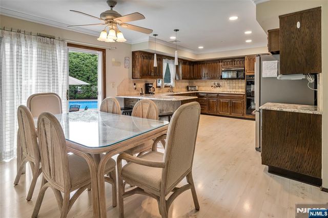 7 Glendale Lane, Fairfield, NJ 07004