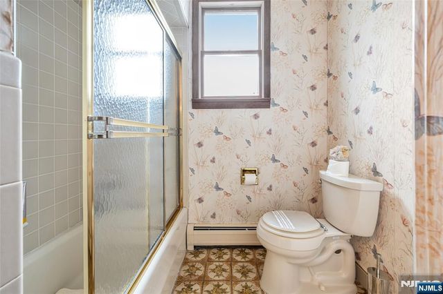 7 Glendale Lane, Fairfield, NJ 07004