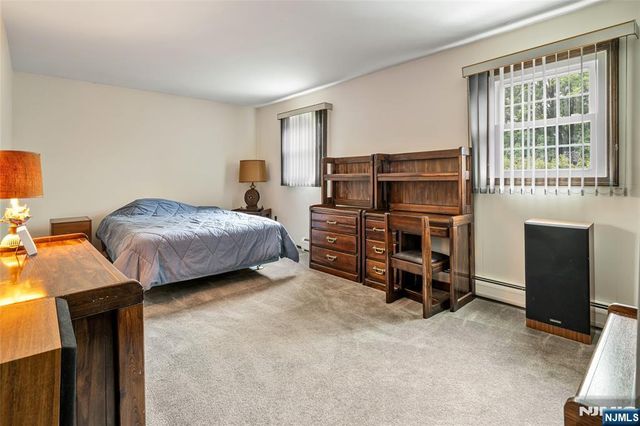 7 Glendale Lane, Fairfield, NJ 07004