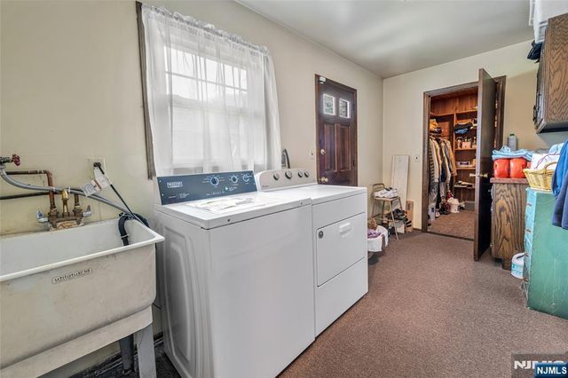 7 Glendale Lane, Fairfield, NJ 07004