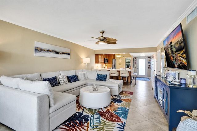 3180 NE 48th Court 404, Lighthouse Point, FL 33064