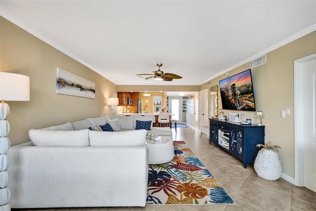 3180 NE 48th Court 404, Lighthouse Point, FL 33064