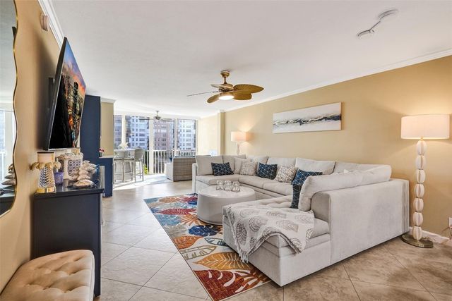 3180 NE 48th Court 404, Lighthouse Point, FL 33064