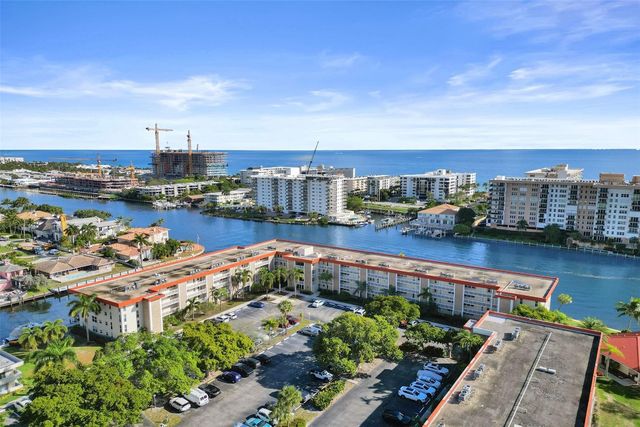 3180 NE 48th Court 404, Lighthouse Point, FL 33064