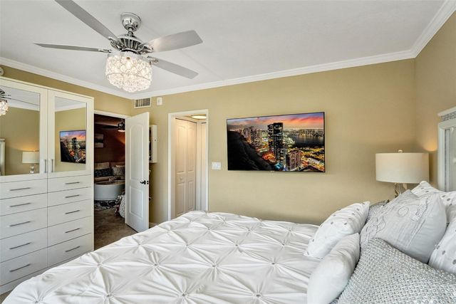 3180 NE 48th Court 404, Lighthouse Point, FL 33064